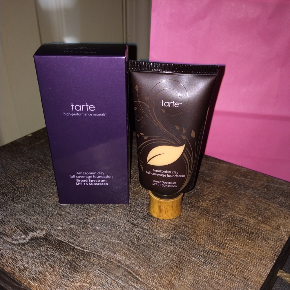 BrandNew Tarte Clay Foundation